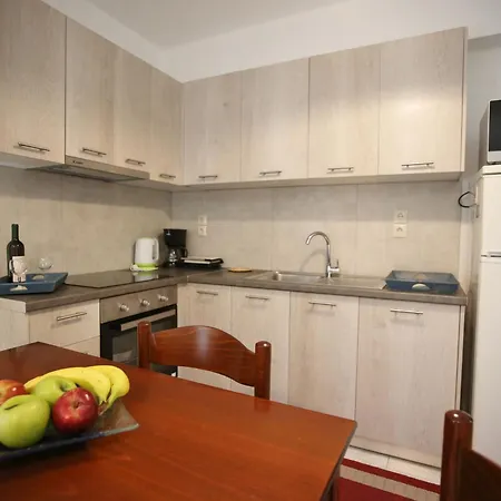 Cozy In City's Suburbs #1st Floor Apartman *