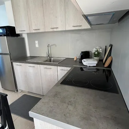 Cozy In City's Suburbs #1st Floor Apartman