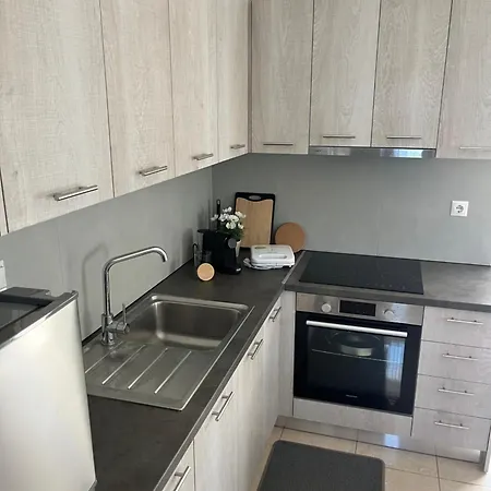 Cozy In City's Suburbs #1st Floor Apartman Lefkáda